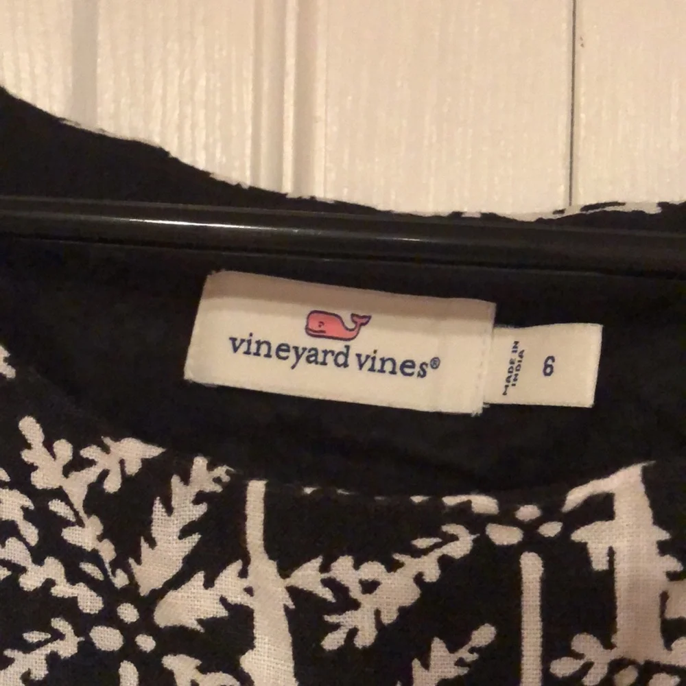 Vineyard Vines dress - Picture 5 of 9